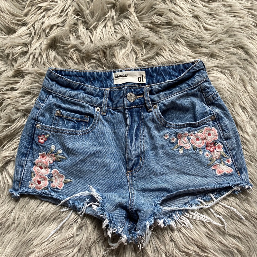 Garage floral print high rise festival shorts✨